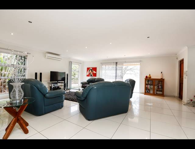 4 BEDROOM HOUSE FOR SALE IN SUNNINGDALE